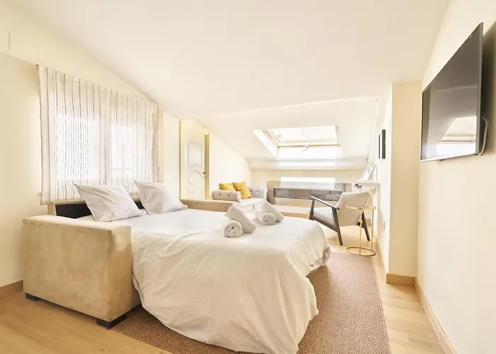 Апартаменти Historico Universidad Iii