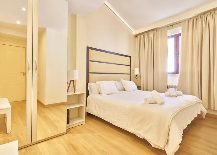 Апартаменти Historico Universidad Iii *